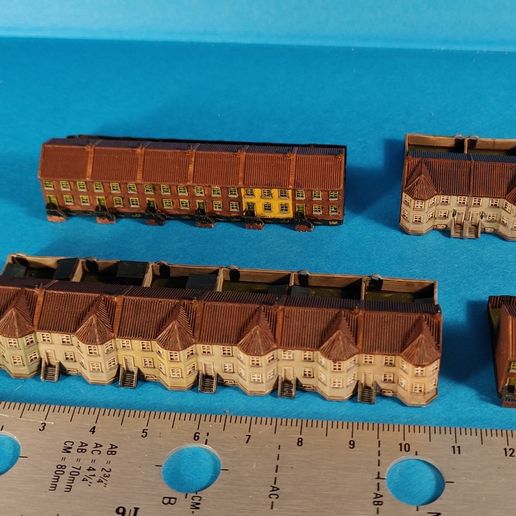 IMG_20240910_103934.jpg terraced houses  - 4 models for small scale wg and t-scale trains