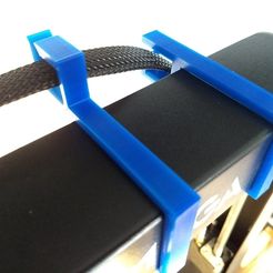 IMG_20180414_144802.jpg Clip-on cable guide for Anycubic i3 Mega top frame