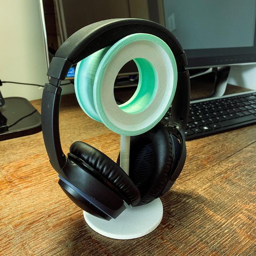 Headphone stand