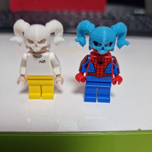 3.jpg lego skull helm