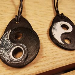 ApartWChain.jpg Free STL file Yen & Yang love pendent・3D printing model to download