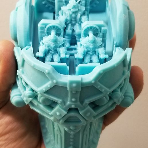 20190923_123724.jpg Emperor Titan Head with crew