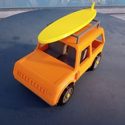 IMG_20221005_162240_620.jpg Free STL file Jeep with surfboard - functional car model・3D printer model to download