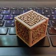 resize-maze-cube.jpg Cube maze