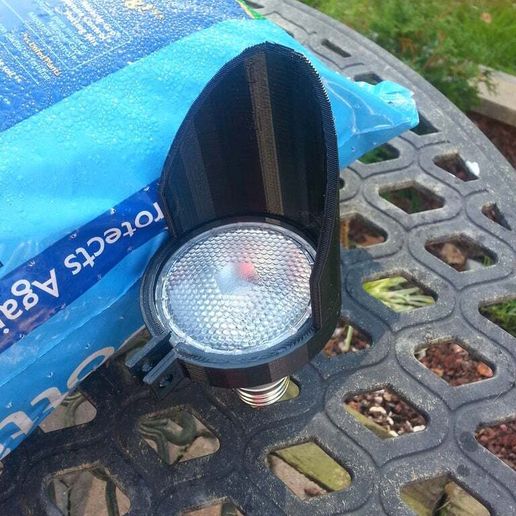 20151012_103303.jpg Yard Light Shroud