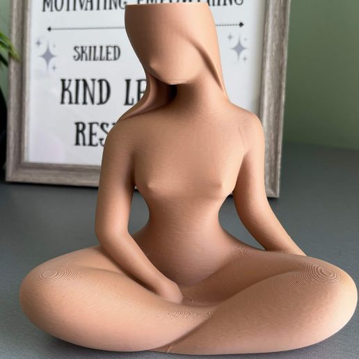 Minimalist Abstract Female Sculpture - Modern Art STL for 3D Printing