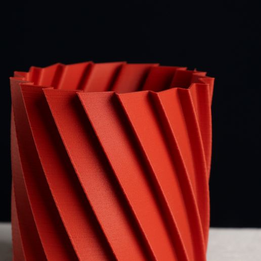 twisted_pencil_cup_vase_mode_slimprint_3.jpg Twisted Pencil Cup, (vase mode & shelled)