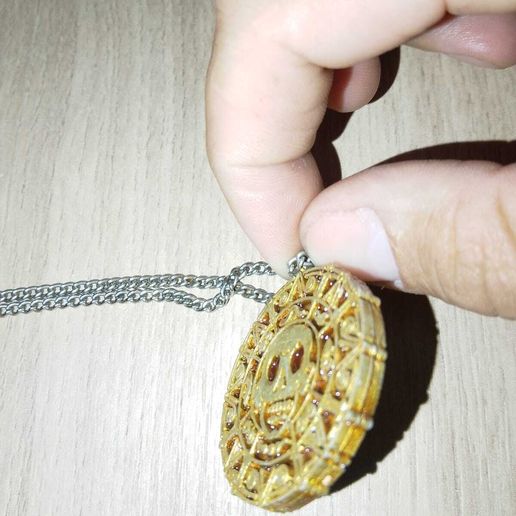 medallon-2.jpg Medaillon (Piraten-Azteken-Stil)