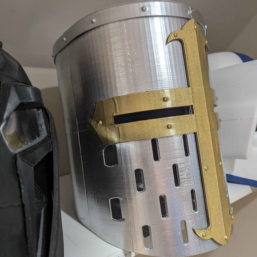 image_2025-02-05_192614012.png Knight Helmet