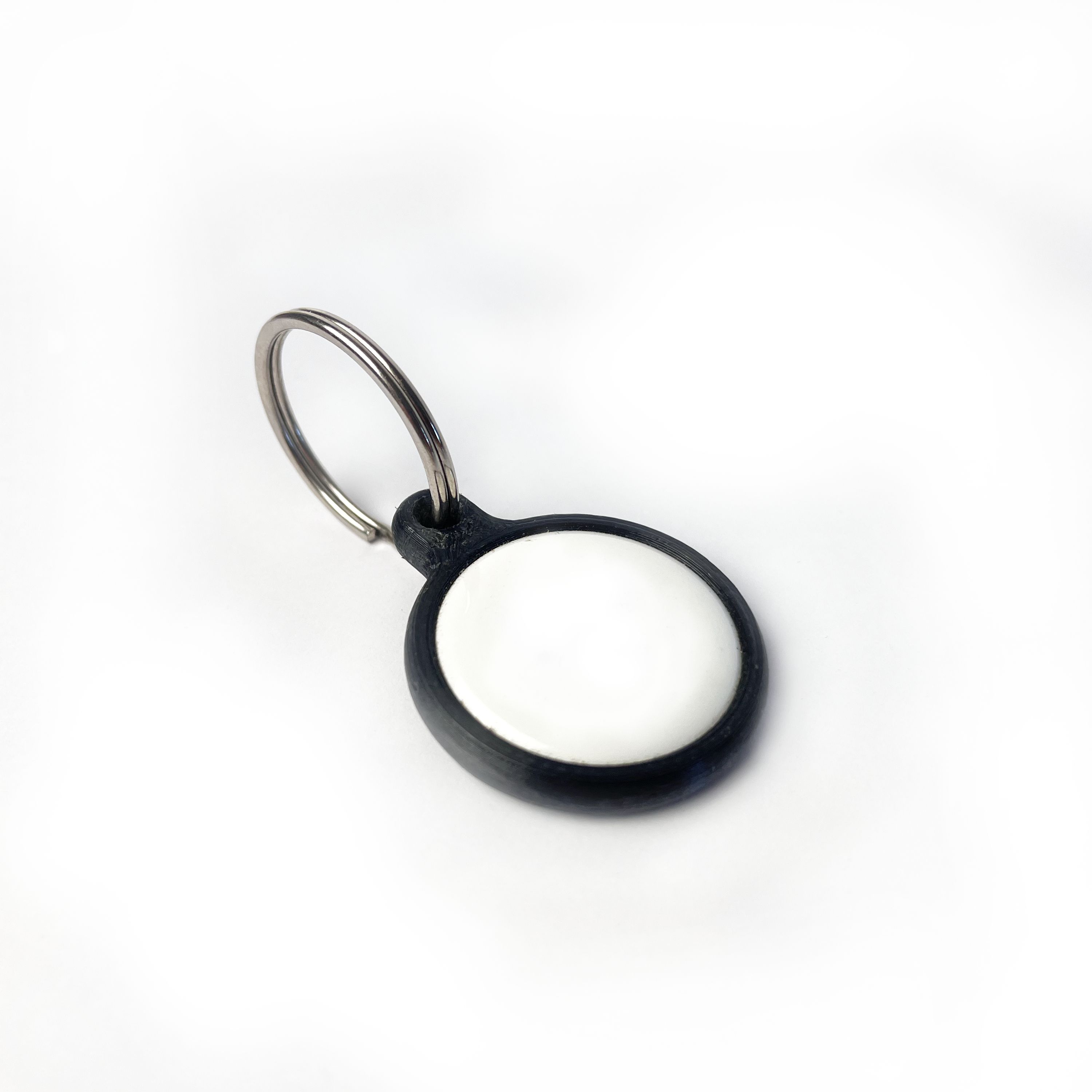STL file AirTag Keychain・Model to download and 3D print・Cults