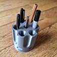 20230305_144104.jpg STL file 'The Beast' Jumbo Magnum Revolver Spinning Pen Holder No Support Needed・3D print object to download