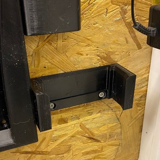 ff7def84-0c6b-4e25-9c69-8df3c6790a46.jpeg Makita DMP181 Wall Mount