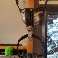 photo_2017-08-09_20-37-47.jpg Free STL file Headphones holder・3D printing model to download