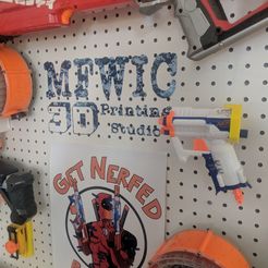 IMG_20190109_123434.jpg 3D-Datei Nerf Blaster Triad EX-3 Pegboard mount・Modell zum Herunterladen und 3D-Drucken