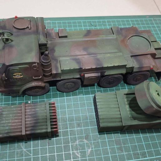 511413580_10235453213464827_4828112242944647906_n.jpg Lançador múltiplo de foguetes RM-70 checo