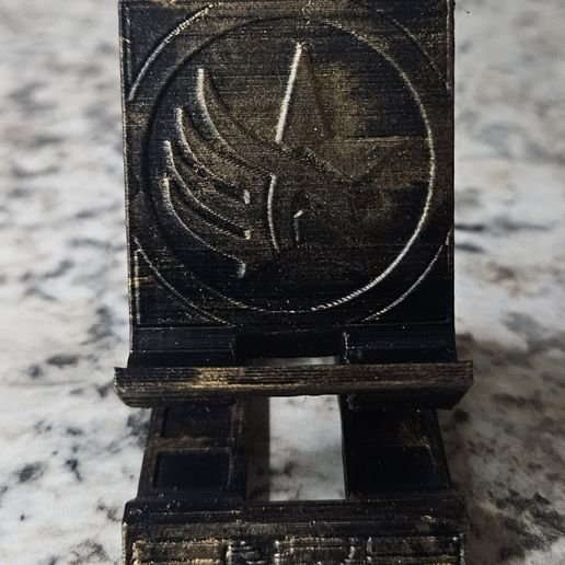 20231105_134950.jpg Mass Effect (Combined) cellphone stand