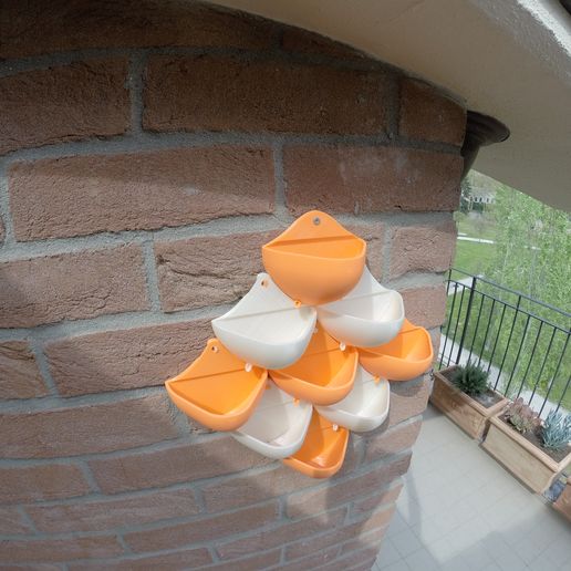 GOPR6141.JPG Vases for wall gardening
