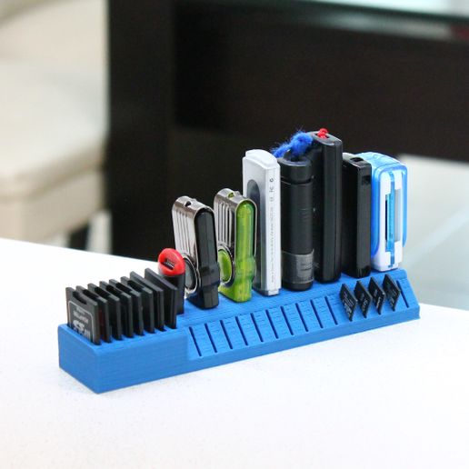 USB SD and MicroSD holder for wide USB sticks