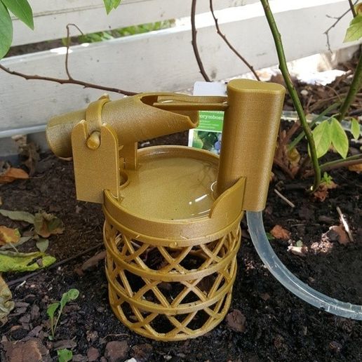 4228f86d40731f411bc4da3d404ee388_display_large.jpg Shishi-odoshi water fountain. No glue or screws.