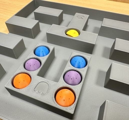 e7b9411b-3010-46b5-9b92-49facf6e5fae.JPG Pacman playground maze