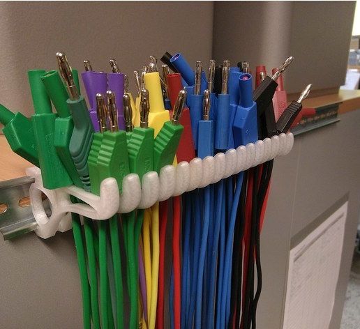 wire holder for DIN rails