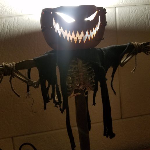 20201021_005226.jpg STL-Datei Scarecrow Lamp Halloween herunterladen • 3D-druckbare Vorlage, jayceedante