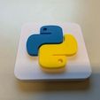 large_display_c7217775-09fd-444e-9785-f16ed49a2c83.jpg El logotipo de Python con placa base