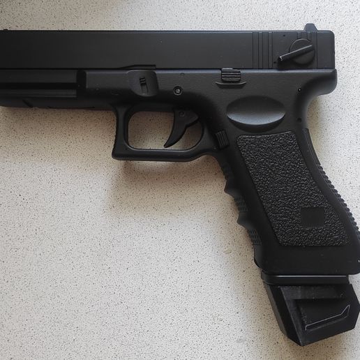 11518c44-c91d-49cd-b451-7c137a75031c.jpg Glock_18c_cm030_aep_magazine_base