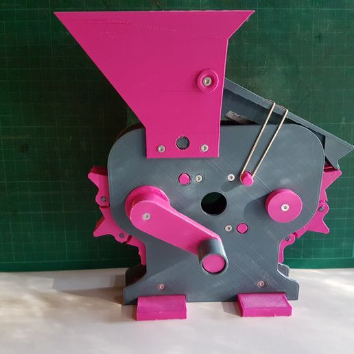 20210829_170443.jpg Cut olives before the pickling process