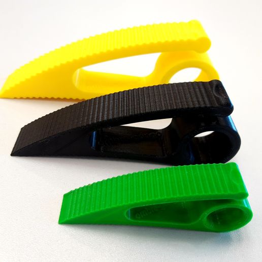 20210524_213442.jpg Flexible wedge locking the door