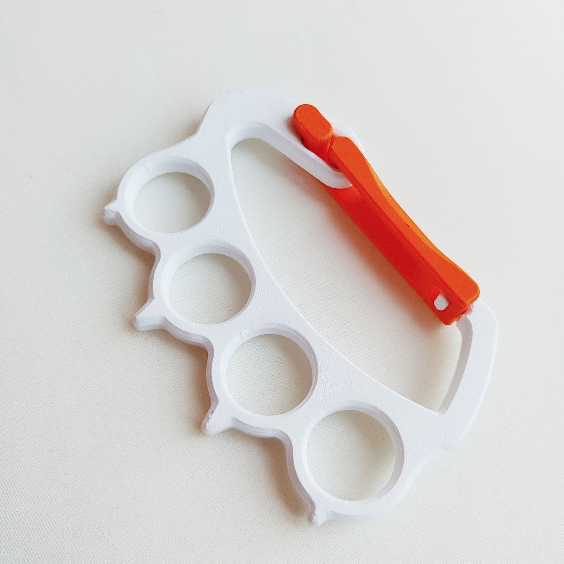 STL file Keychain brass knuckle carabiner・3D printer model to download