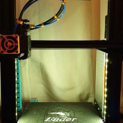 20190616_213035.jpg 3D-Datei Erweitern Sie Ihren Ender 3-Baubereich mit Lichtern ohne hängende Drähte - schneller Druck kostenlos・3D-Drucker-Design zum herunterladen