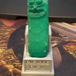 20190502_023708.jpg Free STL file Pickle Rick Stand・3D printer model to download
