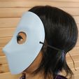 another-side-view-of-female-mannequin-in-perihelion-moretta-mask.jpg Moretta/Servetta Muta - Máscara de mascarada veneciana - Perihelion Prints