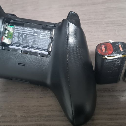 766b7641-8fbd-4ea0-92c5-4f7add0c75e8.jpg Xbox One Controller Custom Battery case