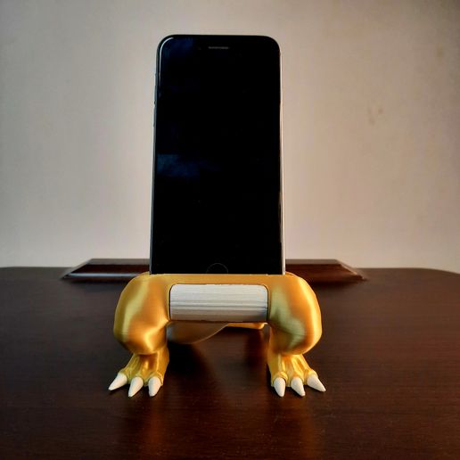 20230120_223109.jpg charizard phone