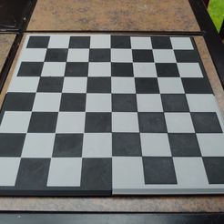 board.jpg 3D-Datei Zweifarbig bedrucktes Schachbrett für jeden FDM-Drucker (keine Modifikationen erforderlich) kostenlos・Design für 3D-Drucker zum herunterladen