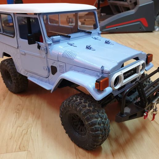 FJ40-3.jpg FJ40 ON TRX4 CHASSIS (324MM)