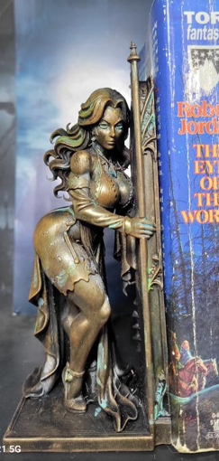 📚 Bookends Female Vampire・ STL File for 3D printing・Cults