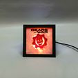 PARED-GEARS.jpg Triangular USB table lamp with Gears of War theme