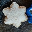 1702041771644-1.jpg CHRISTMAS SNOWFLAKE BREAD/ SANDWICH CUTTER AND SEALER/ COOKIE CUTTER