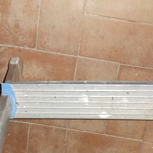 Pieds-AV1.jpg Pieds escabeau 4 marches