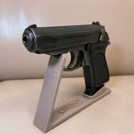 IMG_4583.jpg Walther PPK – Highly Detailed Realistic Prop (Easy Print & Reliable Use)