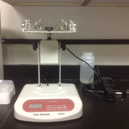 IMG_0244_display_large.JPG Rotador de meios de cultura de placa de Petri de código aberto