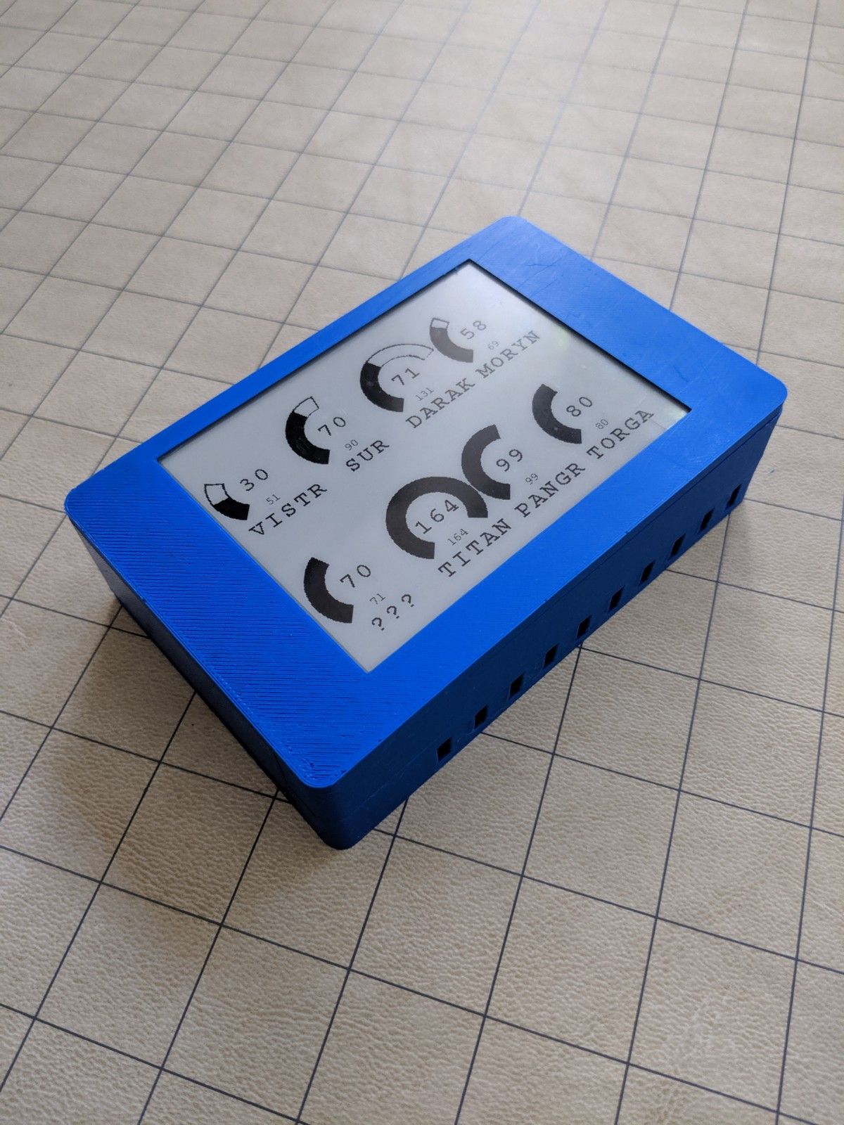 Télécharger fichier STL gratuit Etui pour Hit Point Tracker avec écran ...