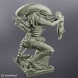 alio-ronto1.jpg Alien holding a cat (xenomorph)