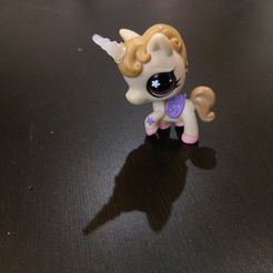 d2b5ca33bd970f64a6301fa75ae2eb22_display_large.jpg Free STL file Customizable unicorn horn・Model to download and 3D print