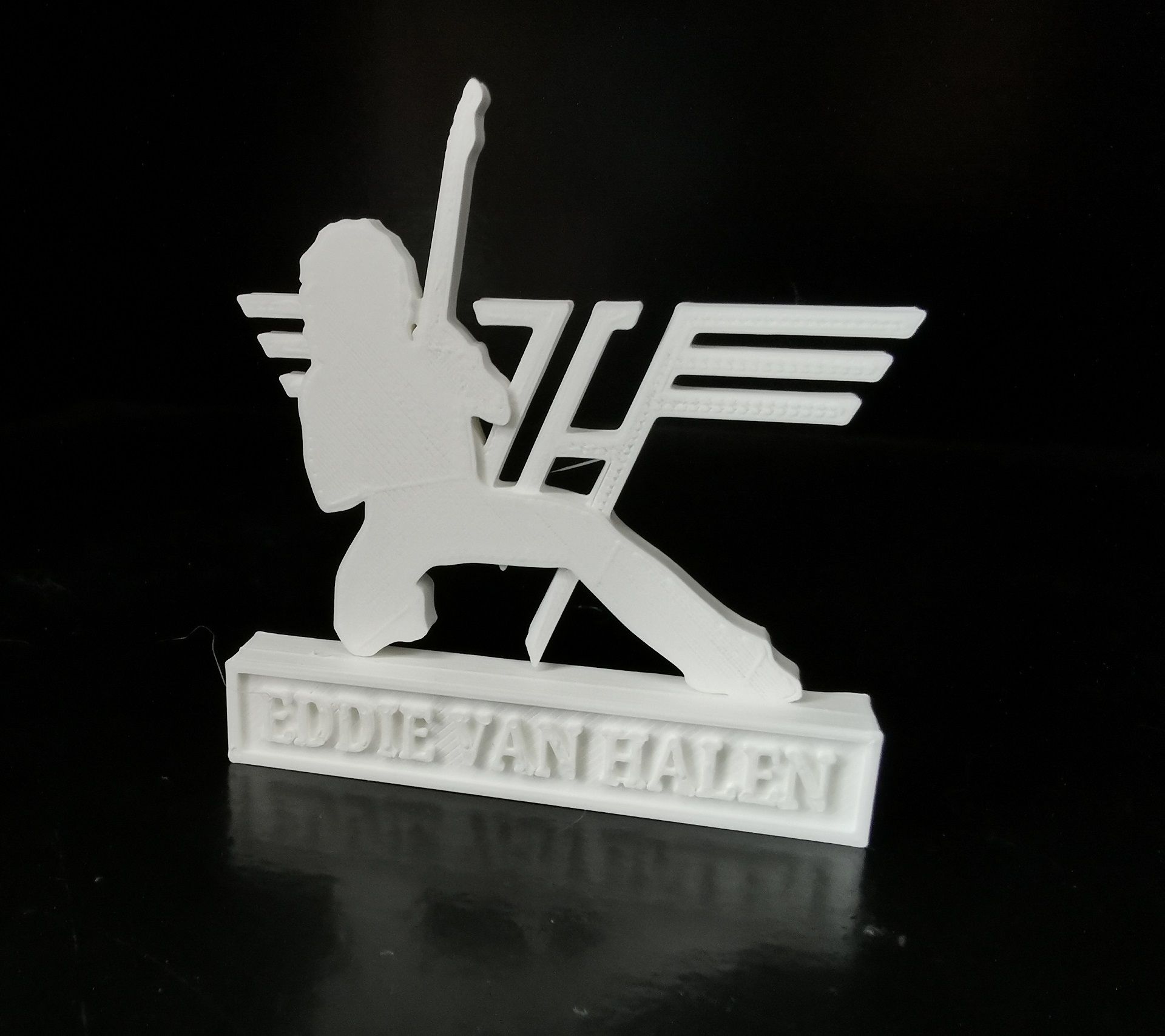eddie_01.jpg Download free STL file Eddie van Halen statue • Template to 3D print, eAgent