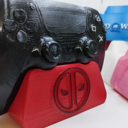 WhatsApp-Image-2023-11-29-at-08.26.42.jpeg Holder dualsense deadpool