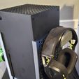 xbox3.jpg XBOX SERIES X STAND WITH CONTROLLER AND HEADPHONE MOUNTS